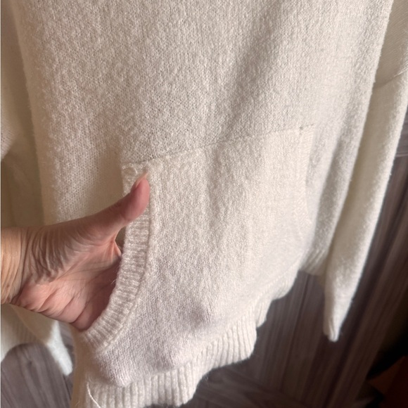 Kenneth Cole New York Soft Knit Hoodie – Size Large Ecru colored - Picture 4 of 5